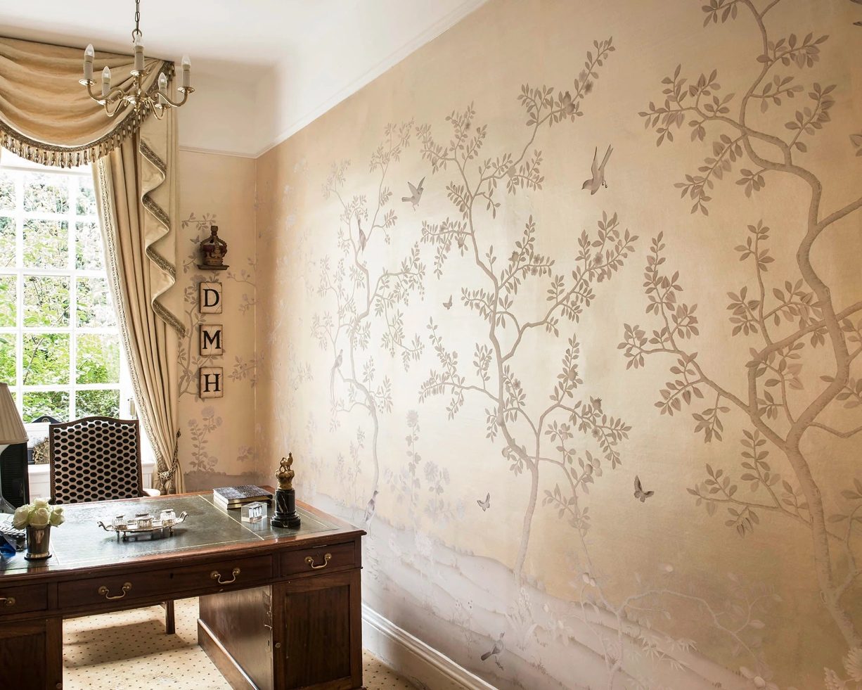 Chinoiserie mural wallpaper